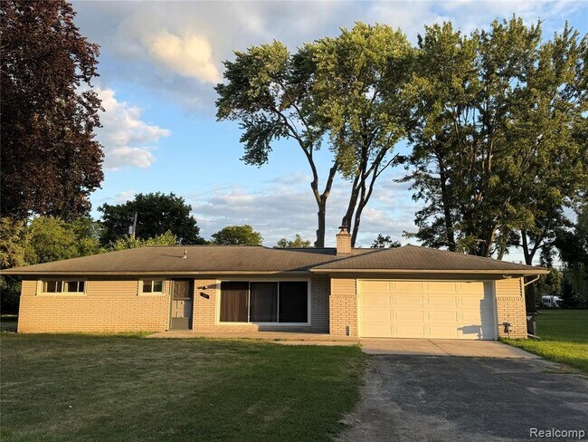 Building Photo - 33 Kirk Ln