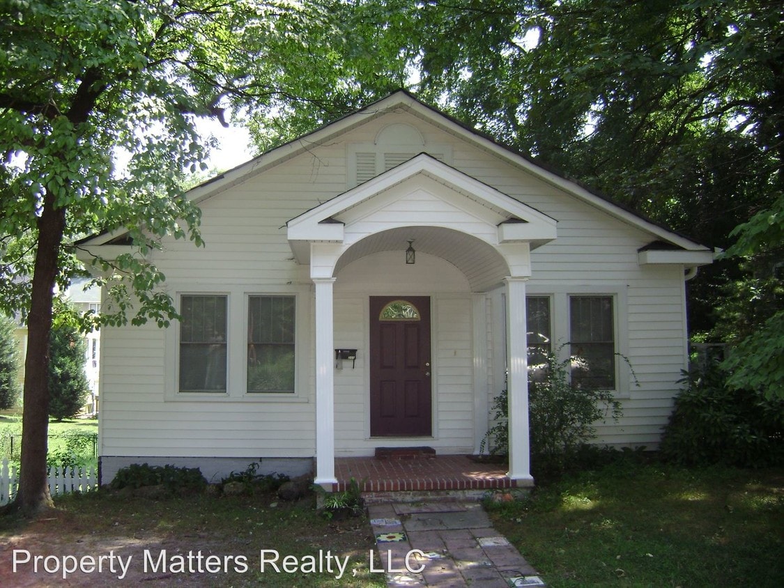 Primary Photo - 3 br, 2 bath House - 205 W. 4th Avenue