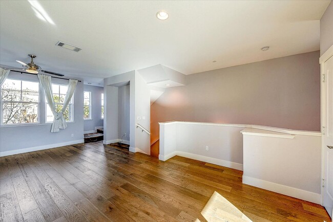 Building Photo - LUXURY TOWNHOME IN SUNNYVALE | 2014 BUILD