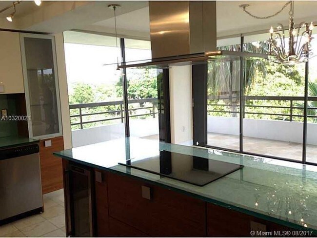 Building Photo - 720 Coral Way