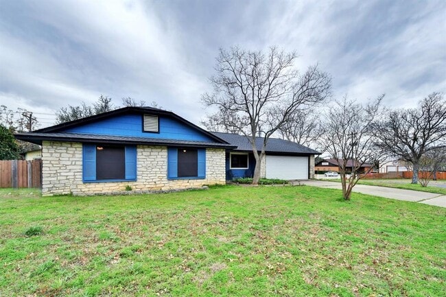 Building Photo - 506 S Mt Rushmore Dr