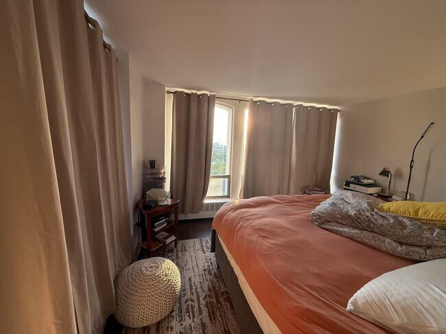 Foto del edificio - 1401 E 55th St