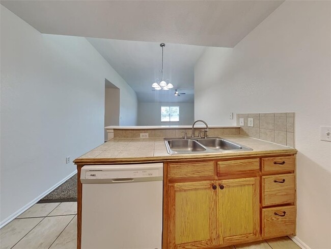 Building Photo - 4504 Applegate Dr