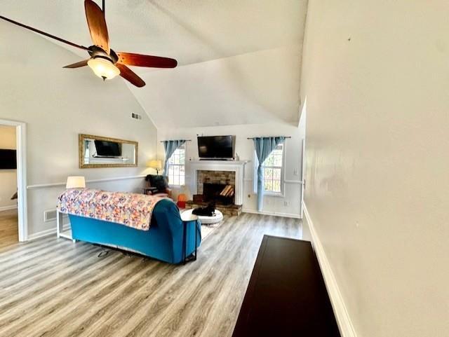 Foto del edificio - 221 MacKenzie Ct