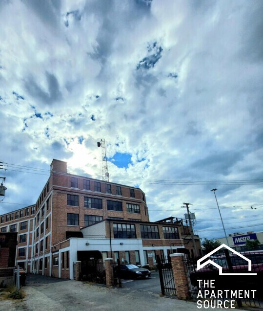 Foto del edificio - 2675 W Grand Ave