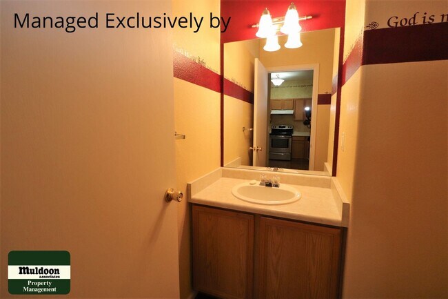 Foto del edificio - Northeast Pet Friendly Townhome!