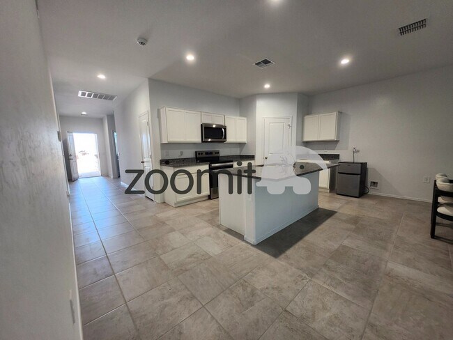 Foto del edificio - 701 N 13th Pl