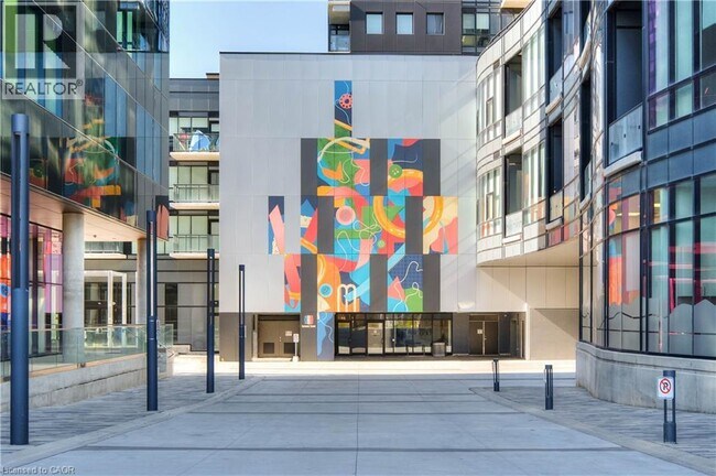 Photo du bâtiment - 100 Garment St