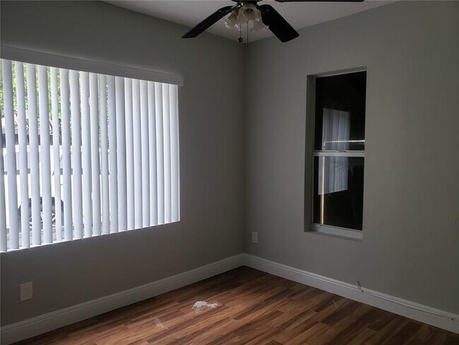 Foto del edificio - 5820 Grant St