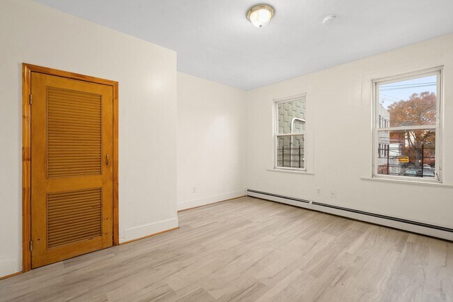 Foto del edificio - 360 West Side Ave