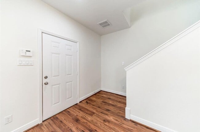 Building Photo - 5007 Mallow St