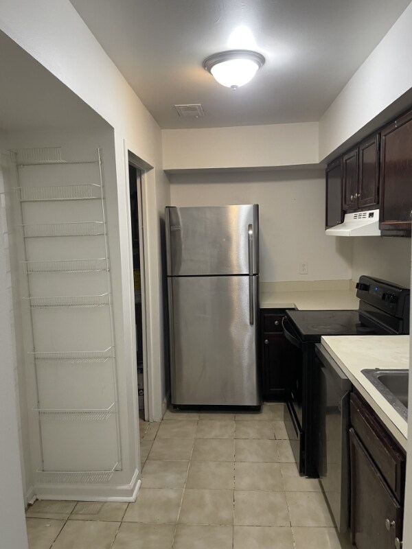 Building Photo - 9300 Hagel Cir