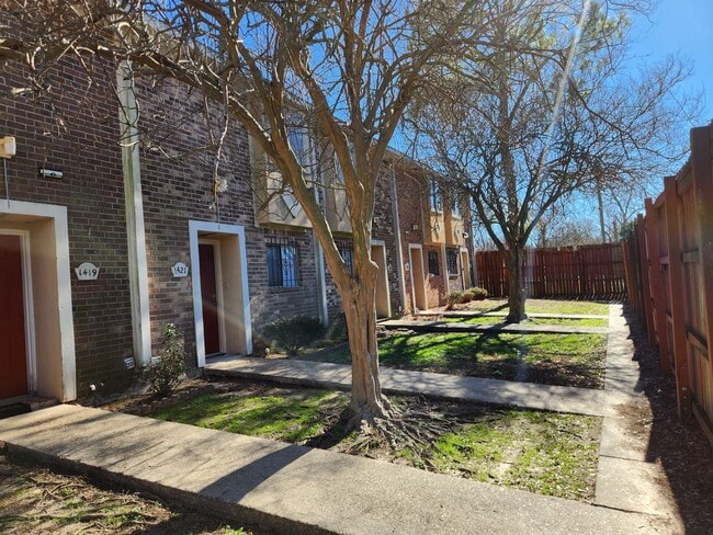 2 bedroom 2 bath town home in a gated comm... - 2 bedroom 2 bath town home in a gated comm...