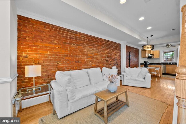 Foto del edificio - 1010 W St NW
