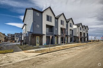 Building Photo - 2330 Central Pk Wy
