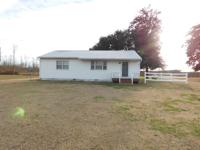 Building Photo - 6455 River Rd