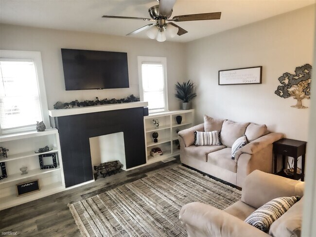 Building Photo - 2 br, 1 bath Duplex - 1310 15th Street 1