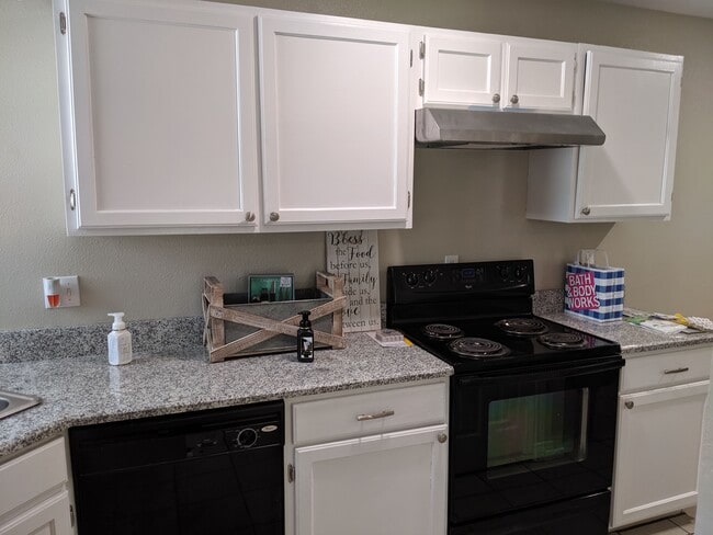 Building Photo - 540 Waco St