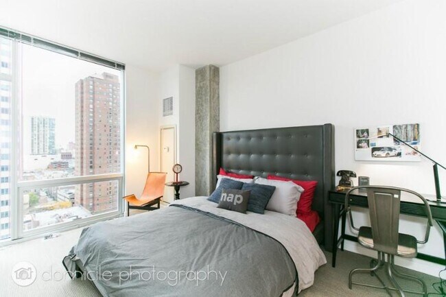 Foto del edificio - 0 bedroom in 708 IL 60654