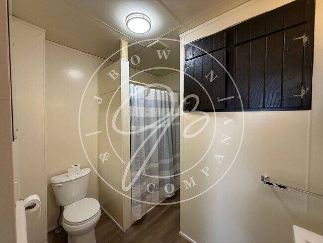 Foto del edificio - Cozy 2-Bed Home with Gleaming Hardwood Floors in Toledo!