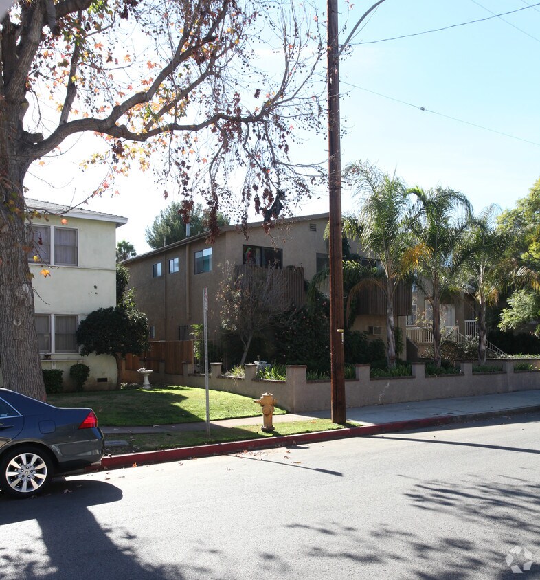 Building Photo - 4430-4432 Finley Ave