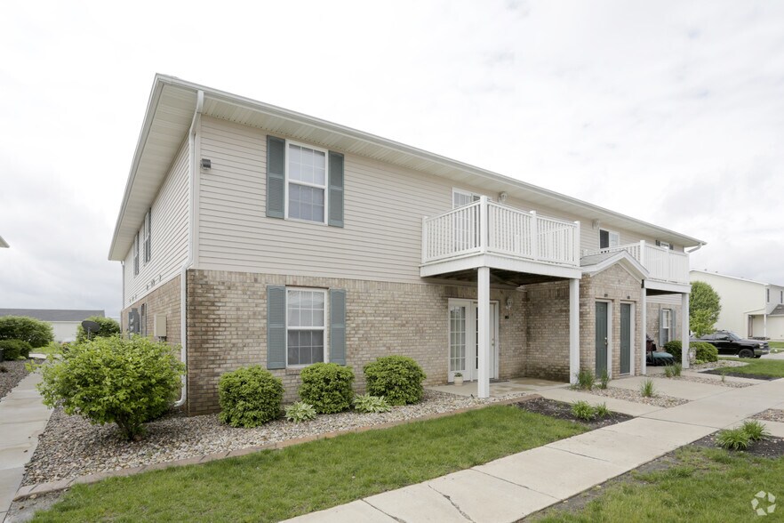 McGraw Park Gardens Apartments Rentals Bloomington, IL
