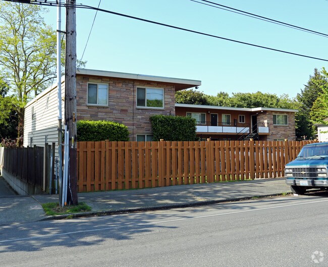 Building Photo - 2021 NW 65th St