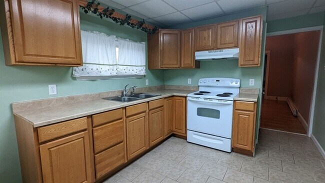 Building Photo - 3 br, 1 bath House - 1321 WALNUT STREET