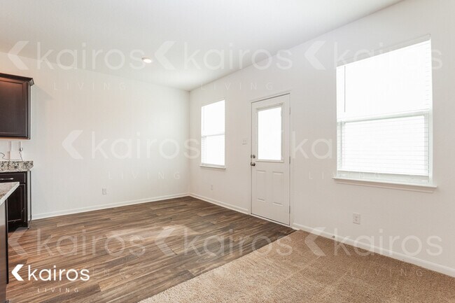 Foto del edificio - 930 Shady Brook