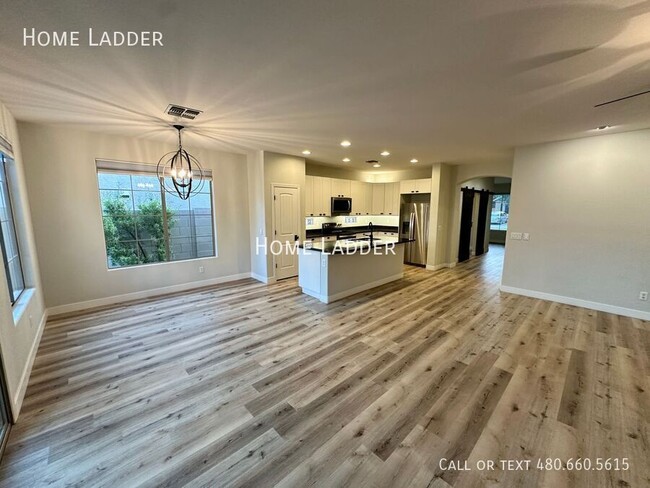 Foto del edificio - 3064 E Palmdale Ln