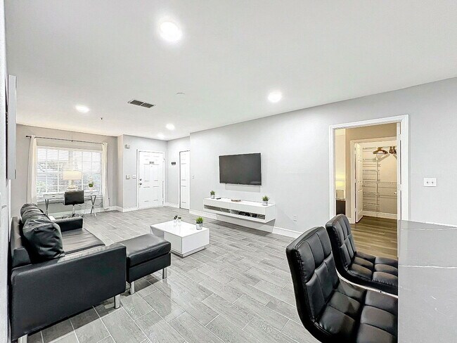 Foto del edificio - South Kirkman Road, Orlando, FL 32811 - 2 BR 2 BA condo