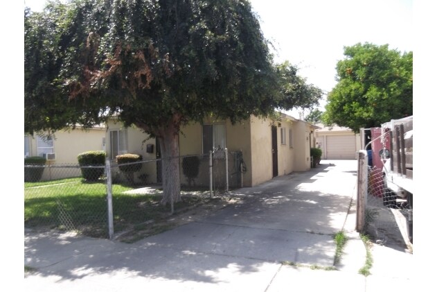 Foto del edificio - 11825-11831 Pope Ave