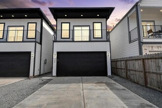 Building Photo - 3308 Hardy St