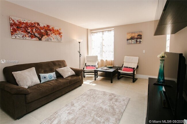 Foto del edificio - 250  180th Dr 455 Sunny Isles Beach Fl 33160