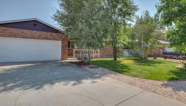 Building Photo - 747 Ponderosa Dr