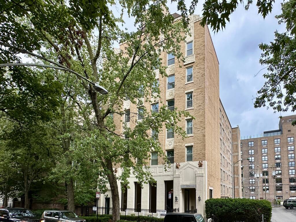 Foto principal - 925 W Carmen Ave