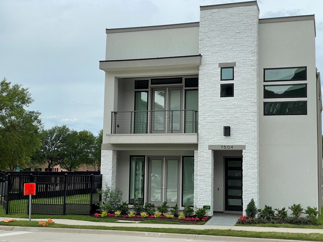 Foto principal - 7604 Highcroft Way