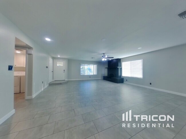 Foto del edificio - 4007 E Apollo Rd