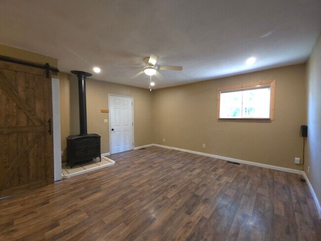 Foto del edificio - 2 Bed 1 Bath