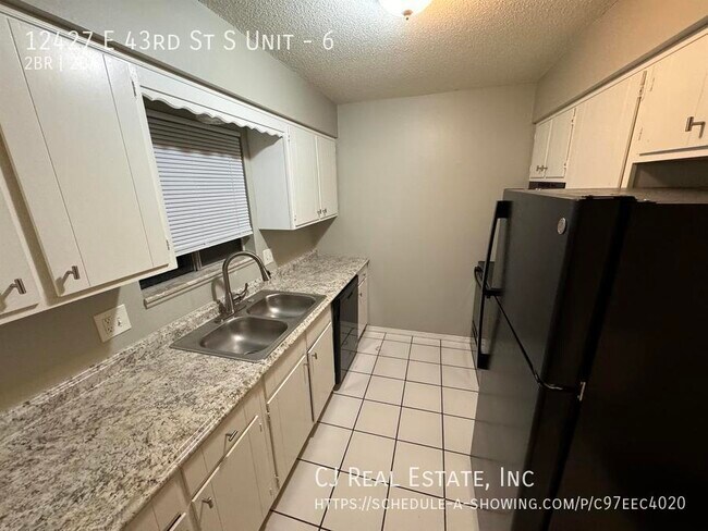 Foto del edificio - 12427 East 43rd St S