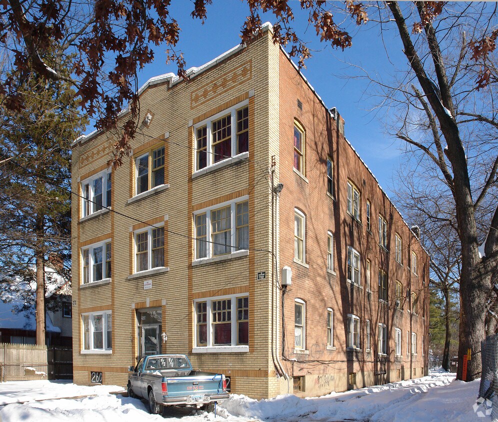 Primary Photo - 260-262 Hillside Ave