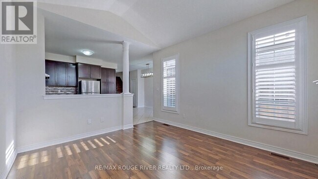 Photo du bâtiment - 1022 Byron St N