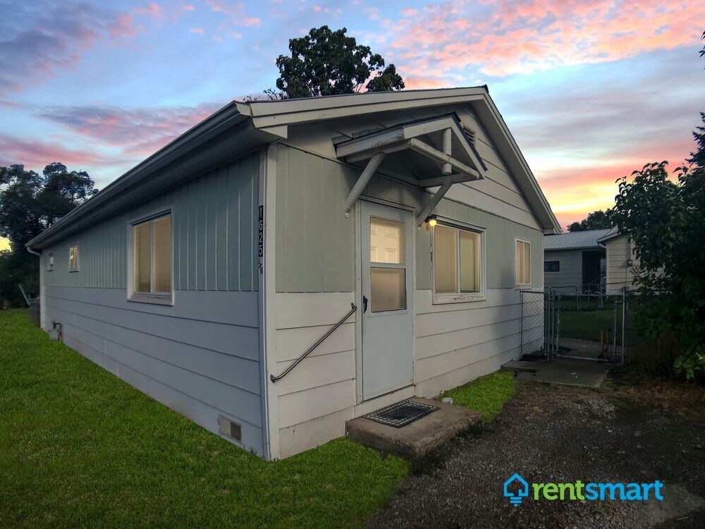 Foto principal - Pet Friendly West Side Alley Home
