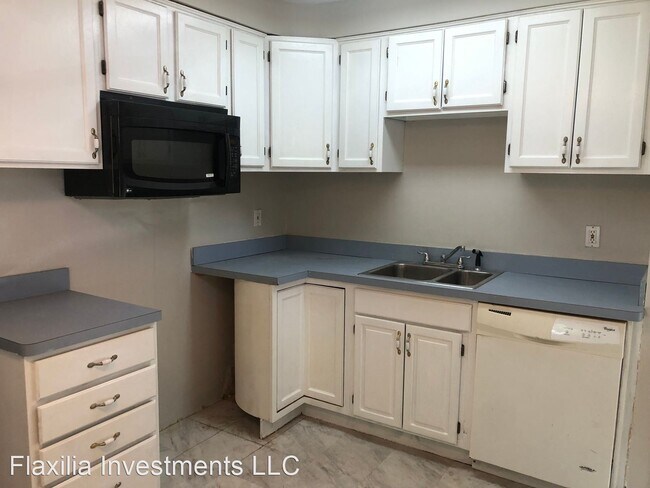 Building Photo - 2 br, 1 bath House - 14412 Rockside
