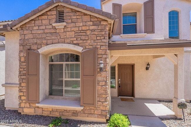 Foto del edificio - 5344 W Molly Ln