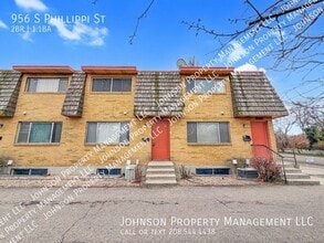 Building Photo - 956 S Phillippi St