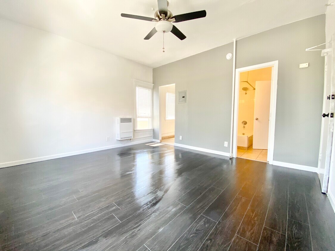 Foto principal - 1416 W Olympic Blvd