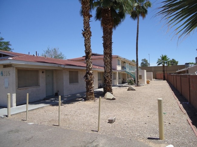 Building Photo - Desert Siesta