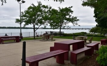 Building Photo - 8330 E Jefferson Ave