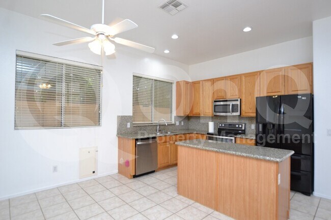 Foto del edificio - 9634 E Irwin Ave